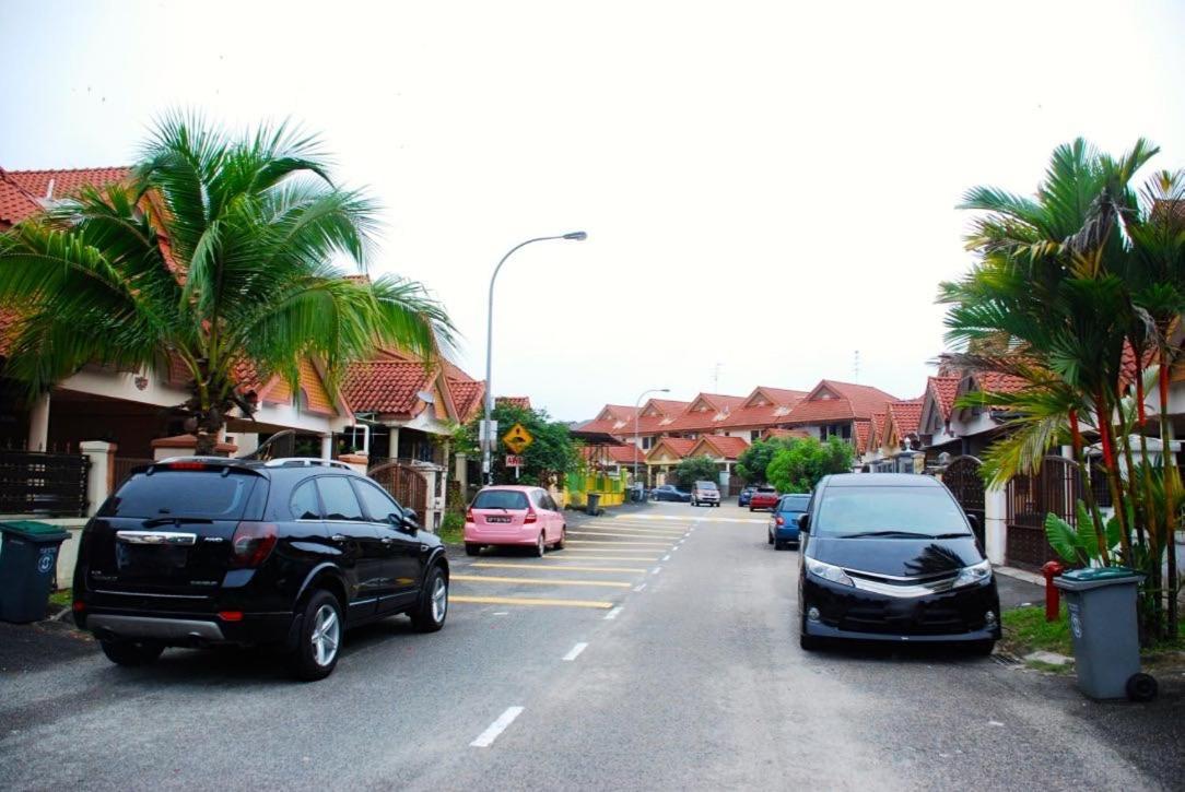 Rini Utama Homestay Skudai Exterior photo